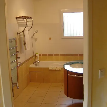 Villa 575, Rue Rene Palix *